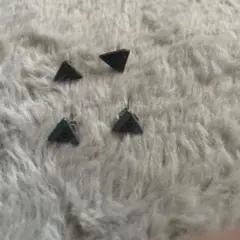 【早い者勝ち】三角形デザインのピアス(青と黒)セット（黒キャッチ無）