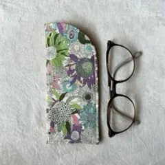 ハンドメイド　メガネケース　　　　　　　　　　　　　　リバティ　スモールスザンナ