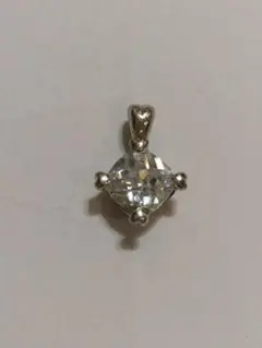 シルバーペンダントトップ　ジルコニア