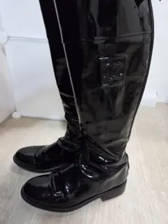CHANEL シャネル エナメル ロングブーツ ブラック 37サイズのサムネイル