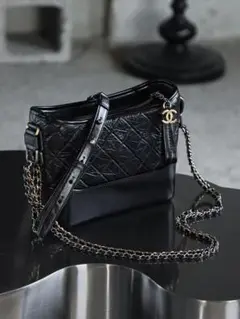 CHANEL ブラック キルティング ショルダーバッグ