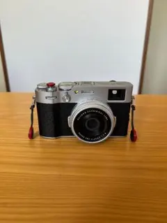 【美品】FUJIFILM X100V シルバー おまけ付 Fujifilm X100V シルバー おまけつき 富士フイルム FUJIFILM