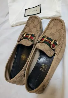 GUCCI ベージュ GGパターン ローファー