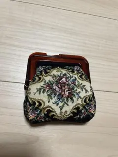 yuna様専用 刺繍　がま口　小物入れ