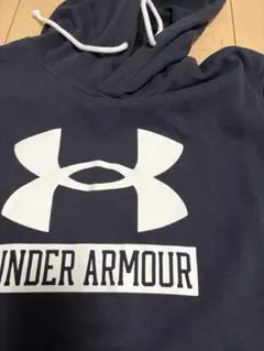 UNDER ARMOUR フード付きパーカー薄手軽量