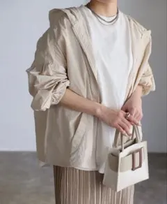 最終値下げ美品ナイロンマウンテンパーカー、オーバーデザイン/アイボリーす