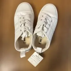 新品タグ付きCOMME CA ISM ホワイトスニーカー ⭐︎靴18.0㎝
