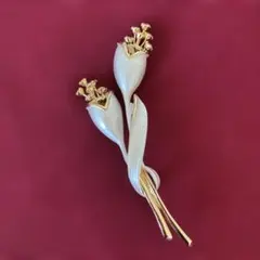 上品華やかパールカラー フラワーブローチ ゴールド×スワロフスキー 立体デザイン