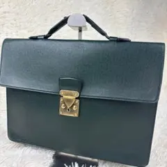 ルイヴィトン ブリーフケース タイガ セルヴィエットクラド ビジネス