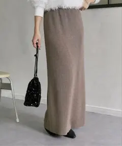 Thevon ラメ混ニットナロースカートのサムネイル