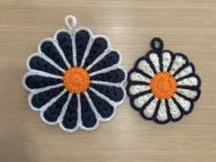 ハンドメイド 花型鍋敷き　2枚セットのサムネイル