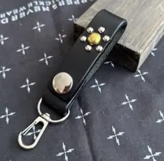 ベルトループ スタッズキーホルダー 本革 黒 アメカジ HTC CALEE