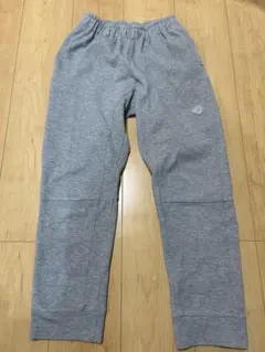 グレー スウェットパンツ