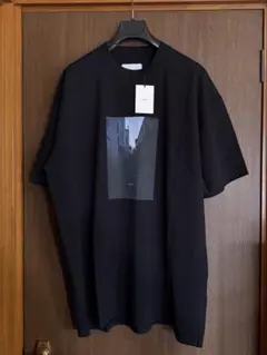 新品 マディソンブルー ロゴプリント ナンバリングTシャツ 黒 01 22ss