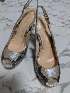 コールハーン　COLE HAAN パイソン柄　ストラップ　オープントゥ　サンダル