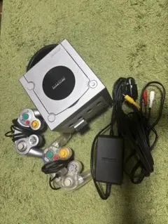 【箱無し/説明書なし】ゲームキューブ　コントローラー2つ
