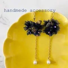 #020／ネイビー レース花モチーフ ピアス