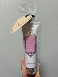 新品未使用 JILL STUART ハンドクリーム ストロベリー＆ティー 30g