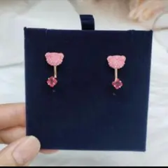 スワロフスキー(Swarovski)ピアスピンクTeddyベア２way
