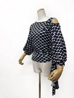 【幾何学】新品　社交ダンス モノクロ　バルーンスリーブトップスｒ413