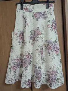 【新品タグ付き】MISCH MASCH (ミッシュマッシュ)　花柄フレアスカート