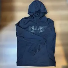 お値下！アンダーアーマー　黒フード付きパーカー ロゴ入り