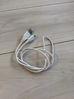 USB-A to Micro USB ケーブル ホワイト