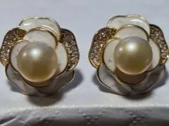 天然淡水パール✨エレガントなカメリア（椿）モチーフ シルバービジュー ピアス