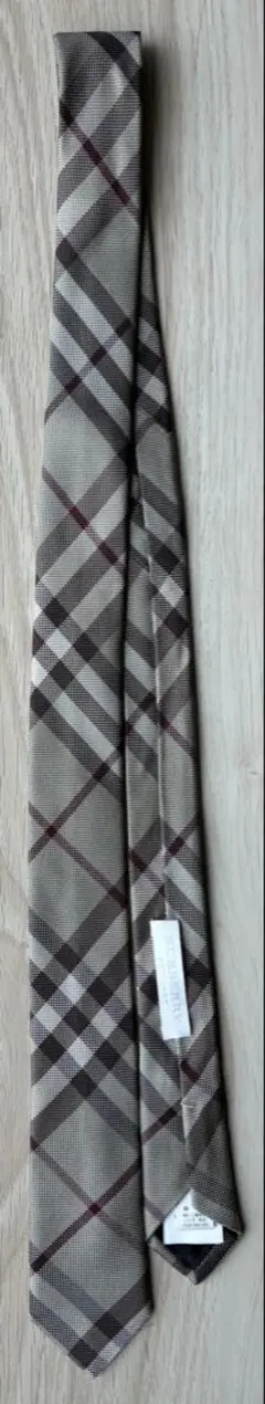 バーバリーキッズ スーツ ダークグレー120A ファミリア製エンジ色