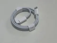 USB-C to Lightning ケーブル ホワイト