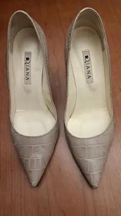 ダイアナ パンプス