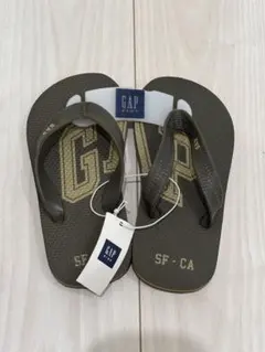 GAP KIDS ビーチサンダル カーキのサムネイル