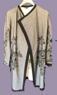 ESCADA着流し　高級刺繍　カーディガン　ウール地　やわらか　Lサイズ
