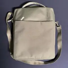 Incase A.R.C. Tech Tote トートバック　グレーのサムネイル