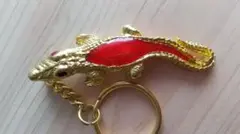ワニ型 キーホルダー ゴールド エナメルのサムネイル