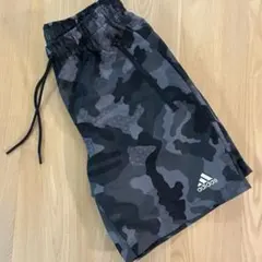 アディダス 迷彩 カモフラ ハーフパンツ Mサイズ