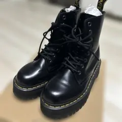 Dr. Martens8ホールJadon（ジェイドン）ブーツ