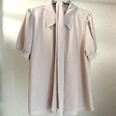 BLUEEASTボウタイリボンブラウス ベージュ