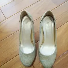 パンプス　ゴールド