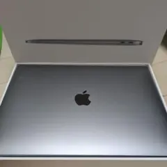 Apple MacBookAir　ほぼ新品充放電回数　17回