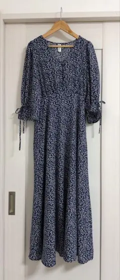 ネイビー花柄ロングワンピース