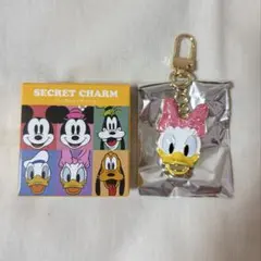 ディズニーストア　シークレットチャーム　デイジー