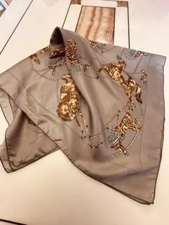 9282す馬、馬車のプリント 大判スカーフ