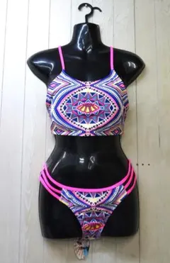 ＢＩＮＧＯ　ＳＵＲＦ☆幾何学模様 ☆セパレート水着☆Ｍサイズ☆１７７３４