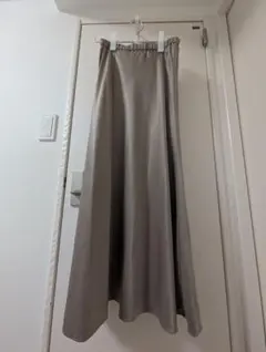 SLOBE IENA グロッシーサテンフレアスカート