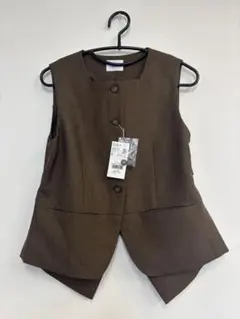 LOWRYS FARM コンパクトスクエアネックジレ　新品未使用