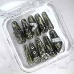 【現品/即納】アーミーグリーン × 蛇模様のマグネットネイル 地雷系