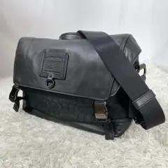 COACH コーチ リビングトンバイクバッグ シグネチャー ショルダー　黒のサムネイル