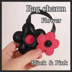 黒＆ピンク　フラワー　バッグチャーム30　2連　花モチーフ　フェイクレザー