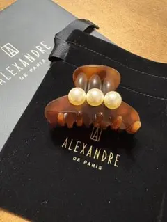 新品ALEXANDRE DE PARIS パールヘアクリップ Mサイズ ブラック - メルカリ